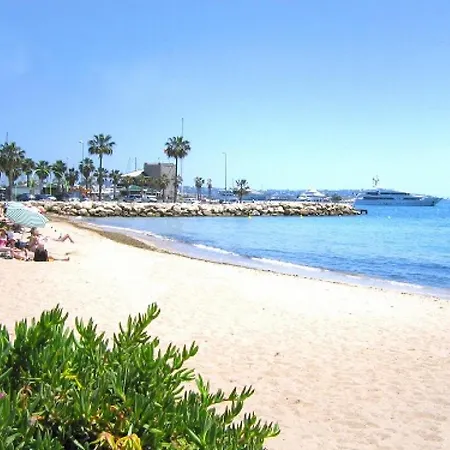 T2 De Charme Avec Jardin Golfe-juan 400 M Plage
