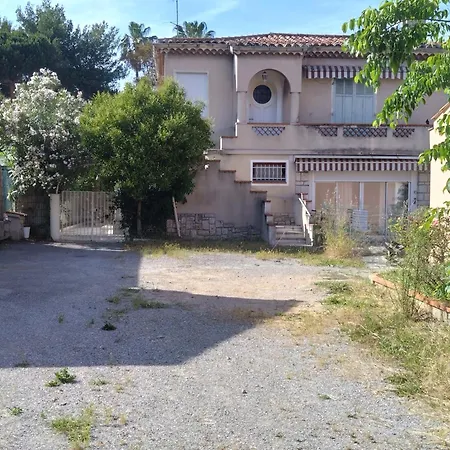 T2 De Charme Avec Jardin Golfe-juan 400 M Plage